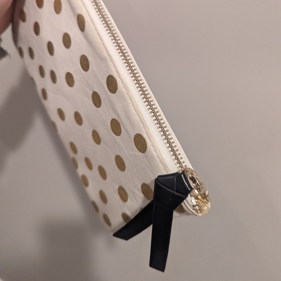 Makeup Pouch - Picture 7 of 9